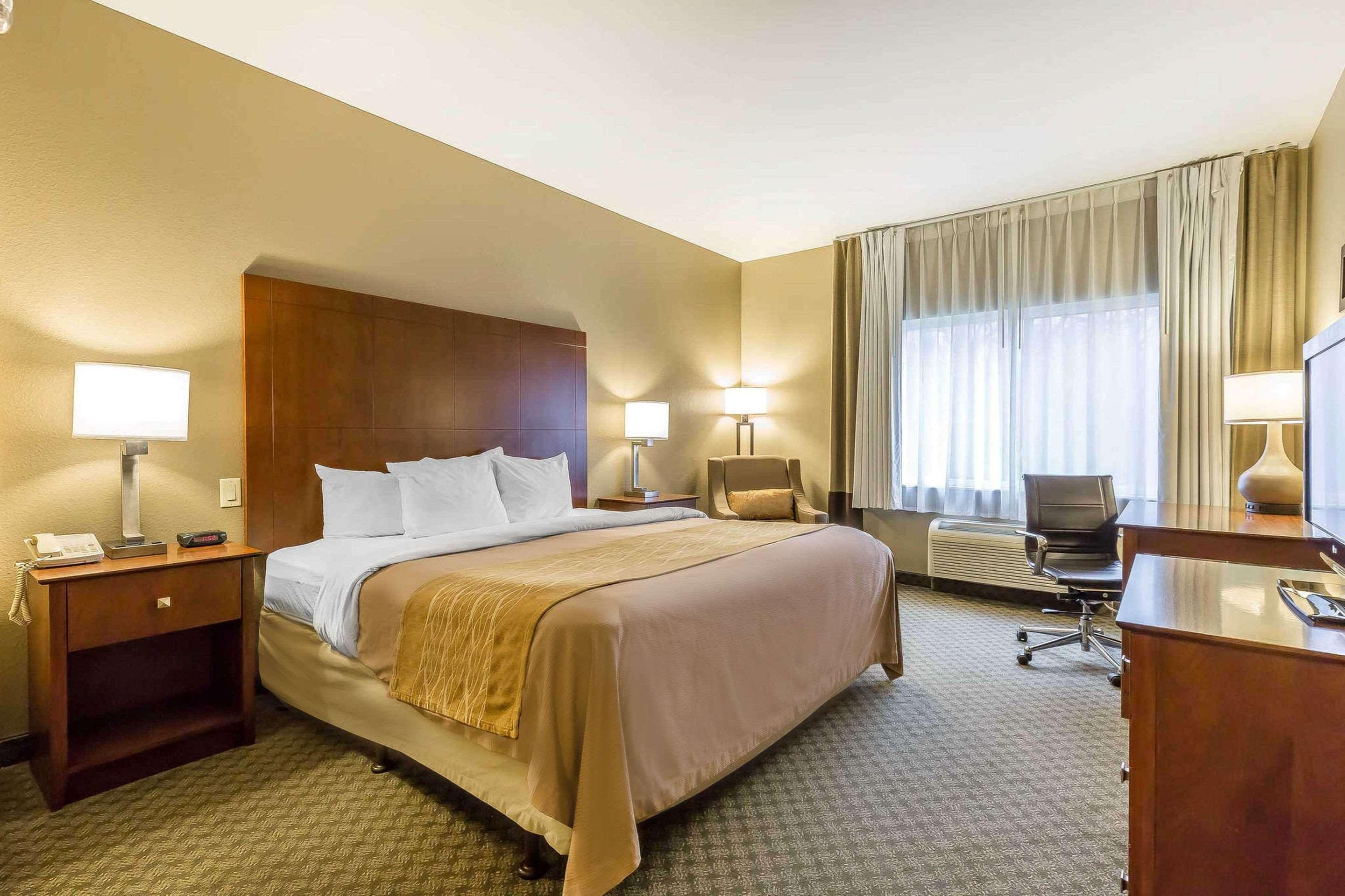 Comfort Inn & Suites East Moline Near I-80 Dış mekan fotoğraf