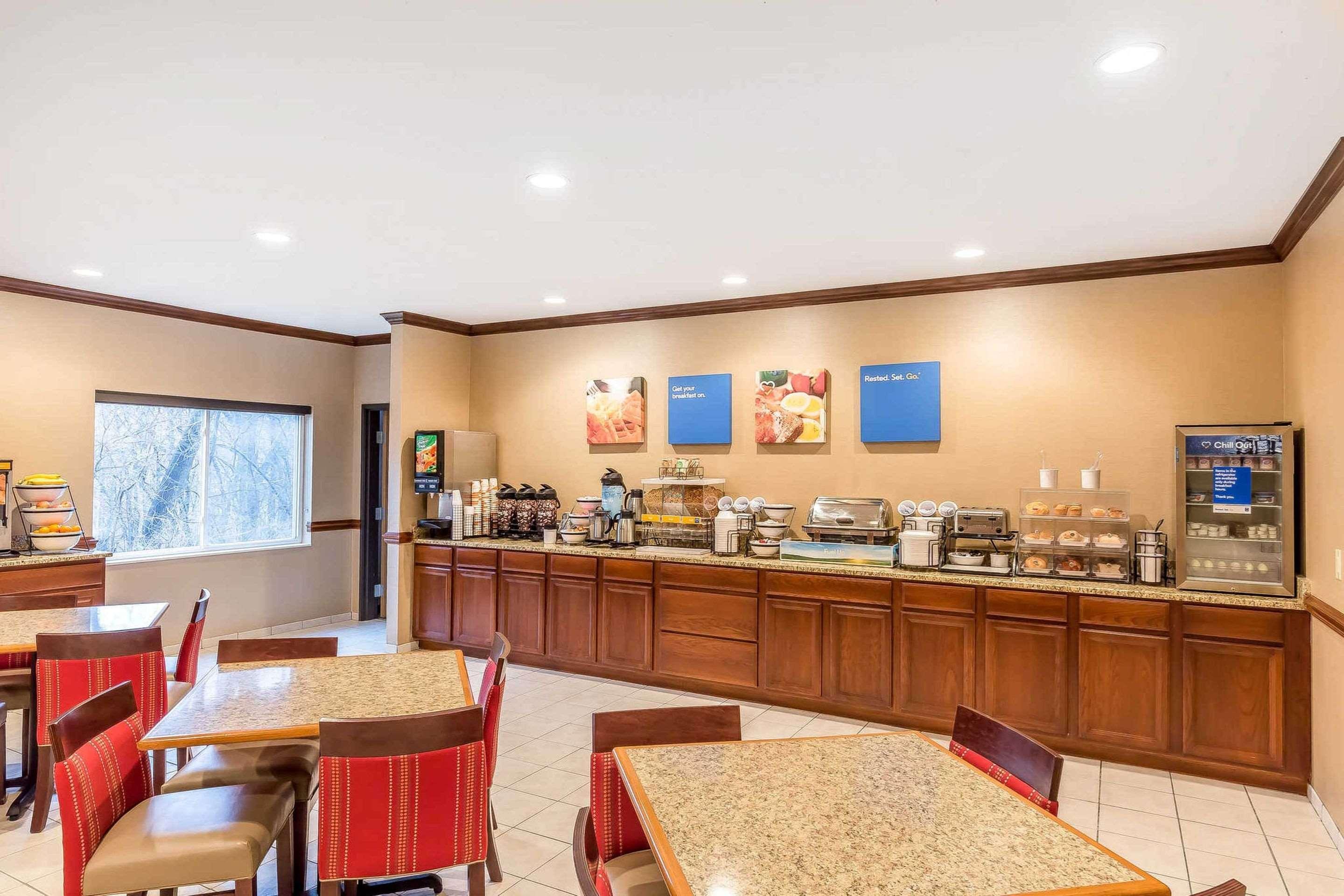 Comfort Inn & Suites East Moline Near I-80 Dış mekan fotoğraf