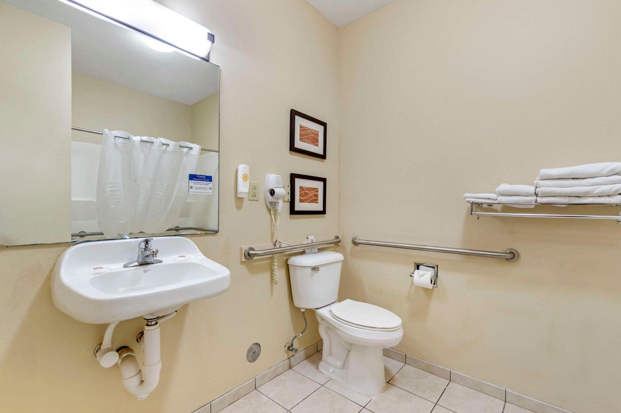 Comfort Inn & Suites East Moline Near I-80 Dış mekan fotoğraf