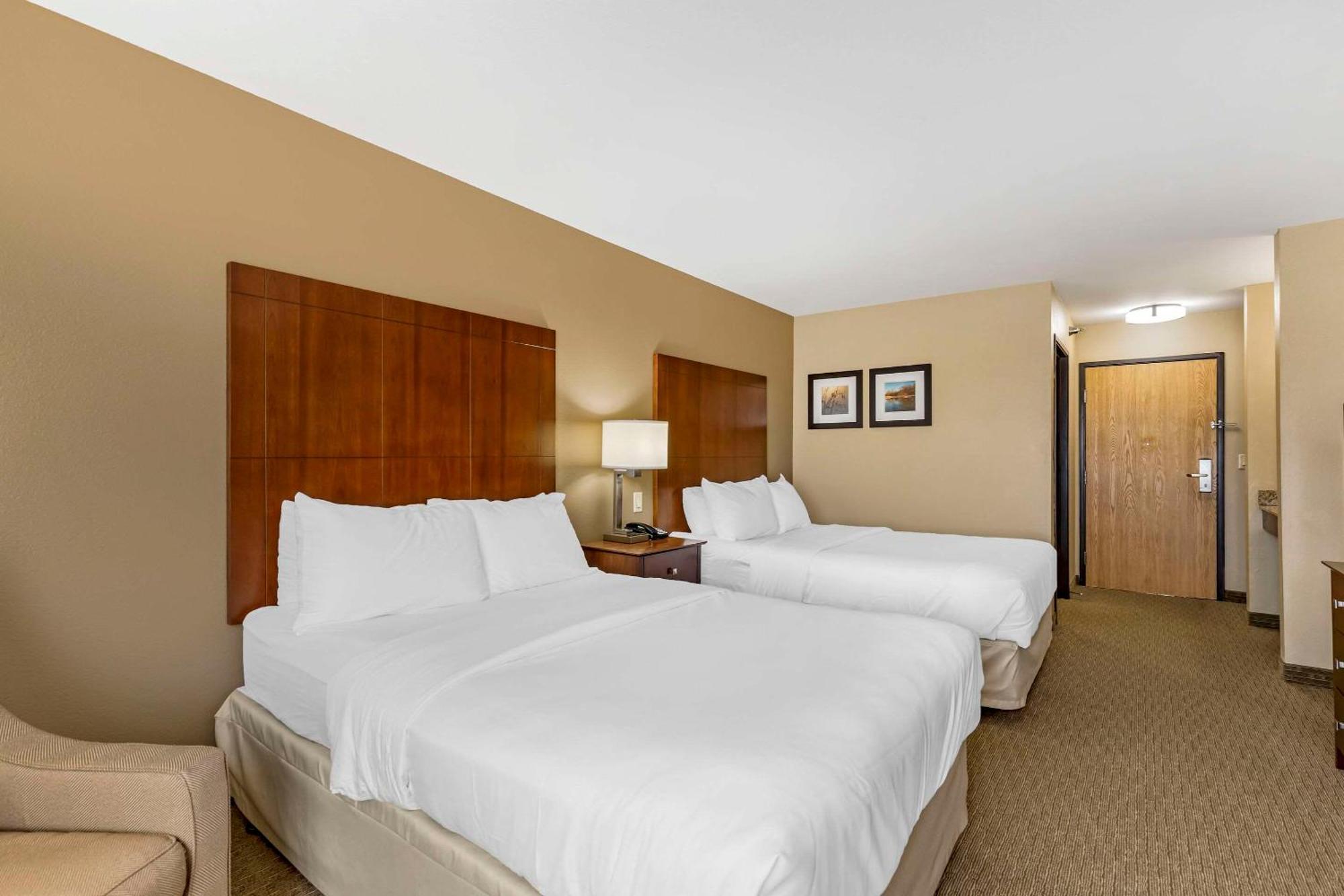 Comfort Inn & Suites East Moline Near I-80 Dış mekan fotoğraf
